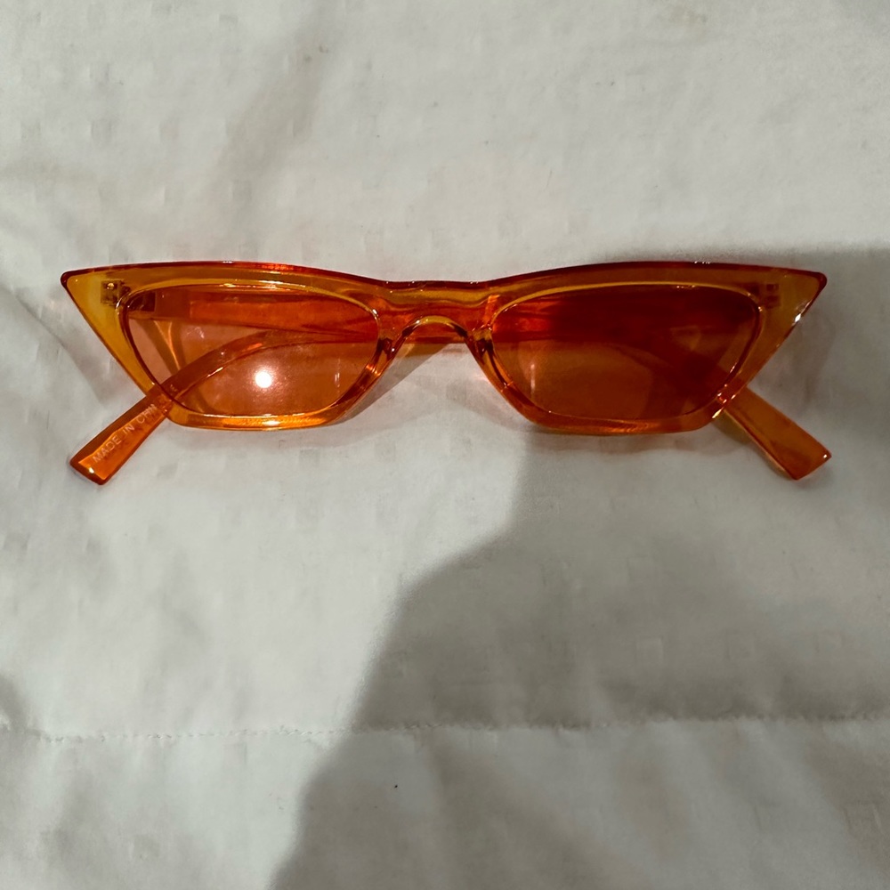 orange sunglasses